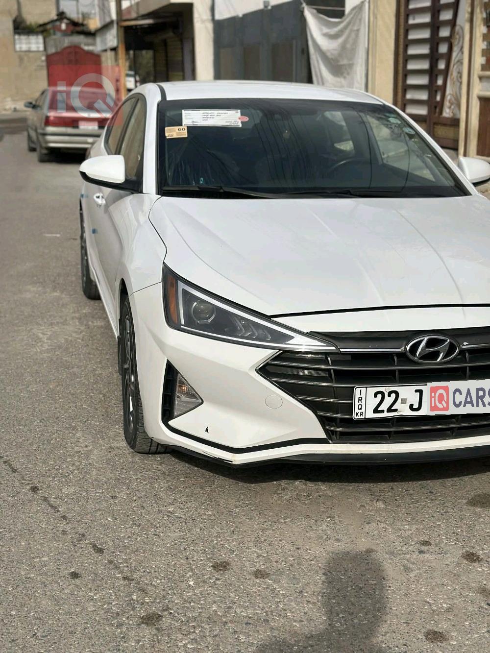 هیۆندای ئەلەنترا